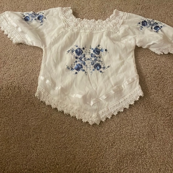 Other - Beautiful Mexican design girl  white blouse